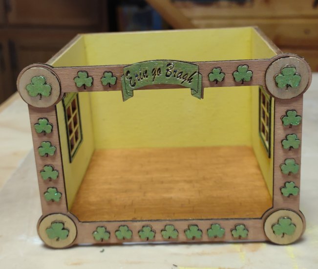 Shamrock Themed room Box, half scale - Click Image to Close