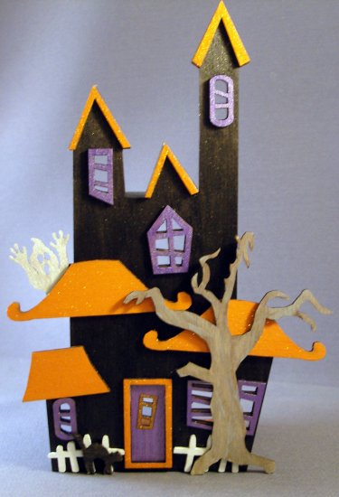Halloween Whimsy House in 1/144th scale - Click Image to Close